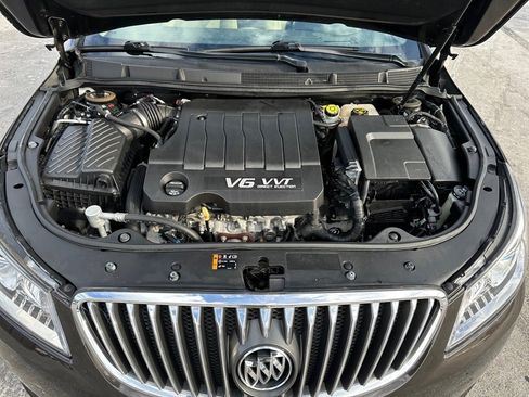 Used 2013 Buick LaCrosse Touring image 11