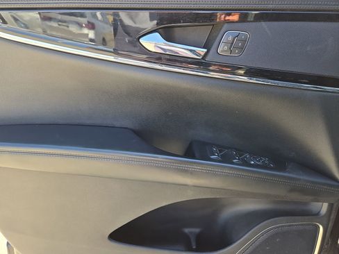 Used 2022 Lincoln Nautilus FWD w/ Premium Package image 15