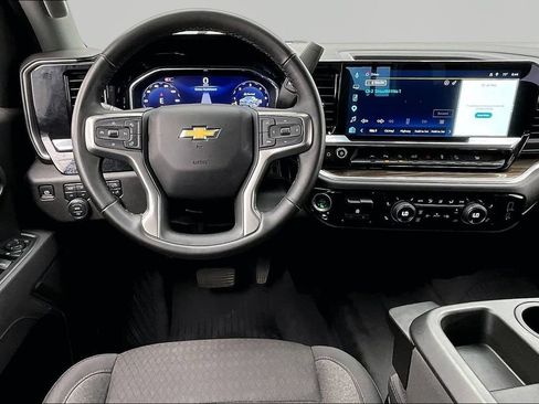 Used 2025 Chevrolet Silverado 1500 LT w/ Z71 Off-Road Package AWD/4WD image 5