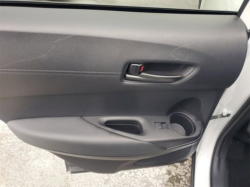 Used 2024 Toyota Corolla Cross SE image 14