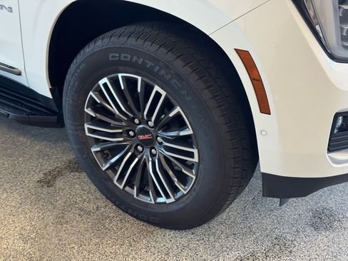 Used 2026 GMC Yukon Elevation AWD/4WD image 4