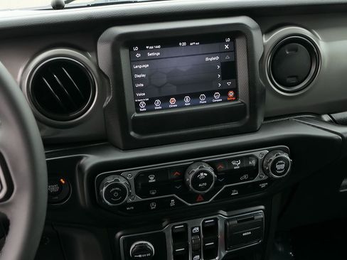 Used 2023 Jeep Wrangler Unlimited Sport AWD/4WD image 18