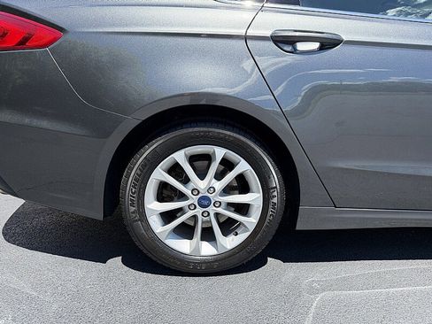 Used 2020 Ford Fusion SE FWD image 8