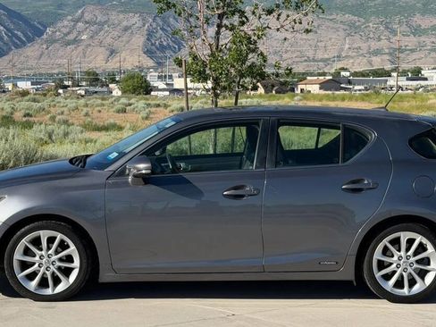 Used 2013 Lexus CT 200h FWD image 5