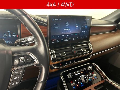 Used 2024 Lincoln Navigator L Reserve AWD/4WD image 3