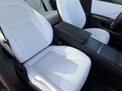 Used 2025 Tesla Model 3 Long Range RWD image 11