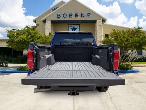 Used 2025 Toyota Tacoma SR5 AWD/4WD image 5