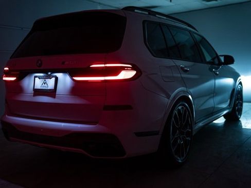Used 2026 BMW X7 M60i image 41