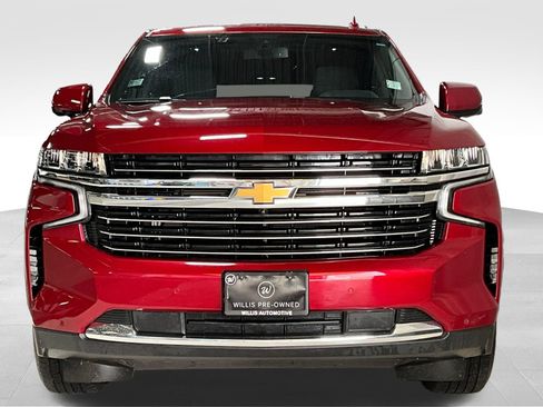 Used 2022 Chevrolet Suburban LT w/ Luxury Package AWD/4WD image 2