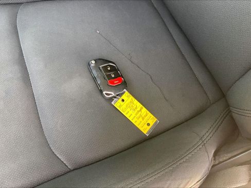 Used 2019 Jeep Wrangler Unlimited Sahara AWD/4WD image 15