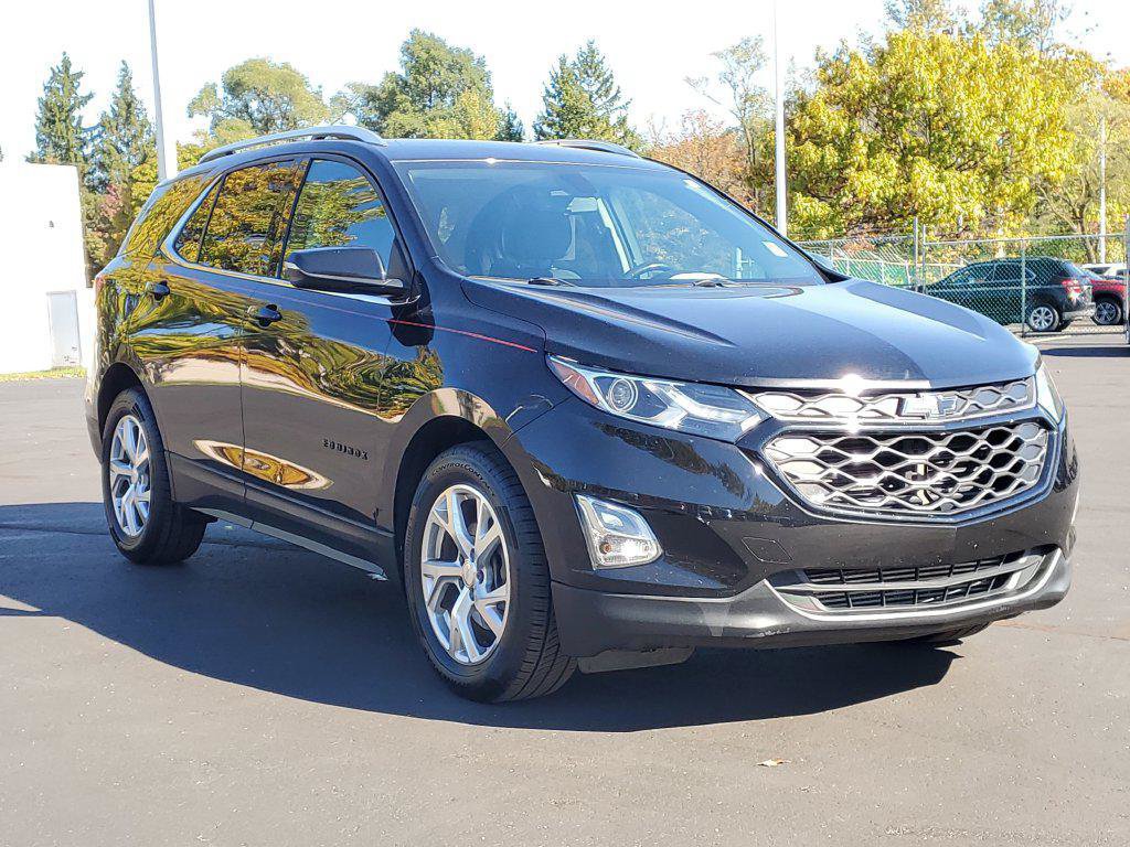Used 2018 Chevrolet Equinox LT w/ LPO, Blackout Package AWD/4WD image 2