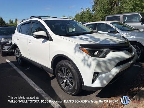 Used 2018 Toyota RAV4 XLE AWD/4WD image 1