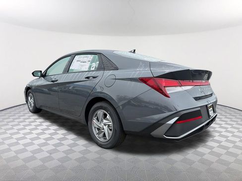 New 2026 Hyundai Elantra SE image 7