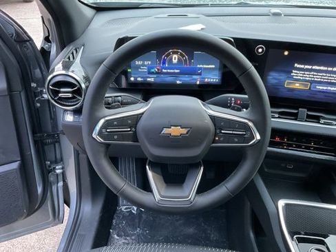 New 2026 Chevrolet Equinox LT AWD/4WD image 16