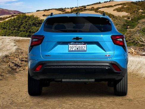 Used 2025 Chevrolet Trax RS w/ Sunroof Package image 5