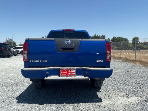 Used 2012 Nissan Frontier SV w/ Sport Appearance Pkg AWD/4WD image 8