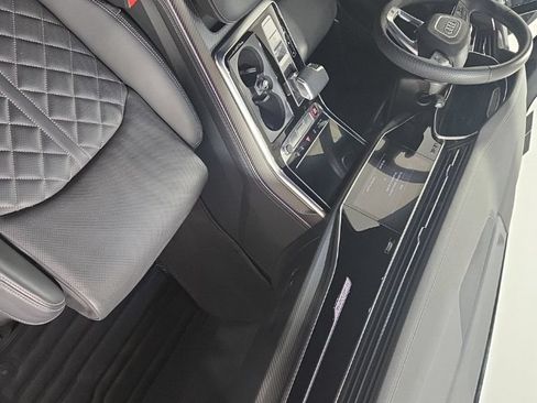 Used 2025 Audi SQ7 Prestige AWD/4WD image 35