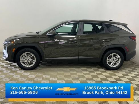 Used 2025 Hyundai Tucson SE FWD image 6