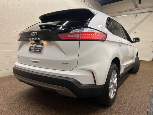 Used 2024 Ford Edge SEL image 2