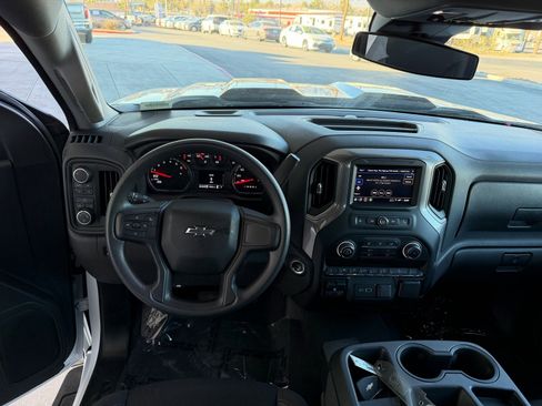 Used 2025 Chevrolet Silverado 1500 Custom Trail Boss w/ LPO, Dark Essentials Package image 13