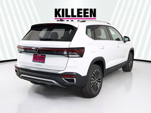 New 2026 Volkswagen Taos SE FWD image 7