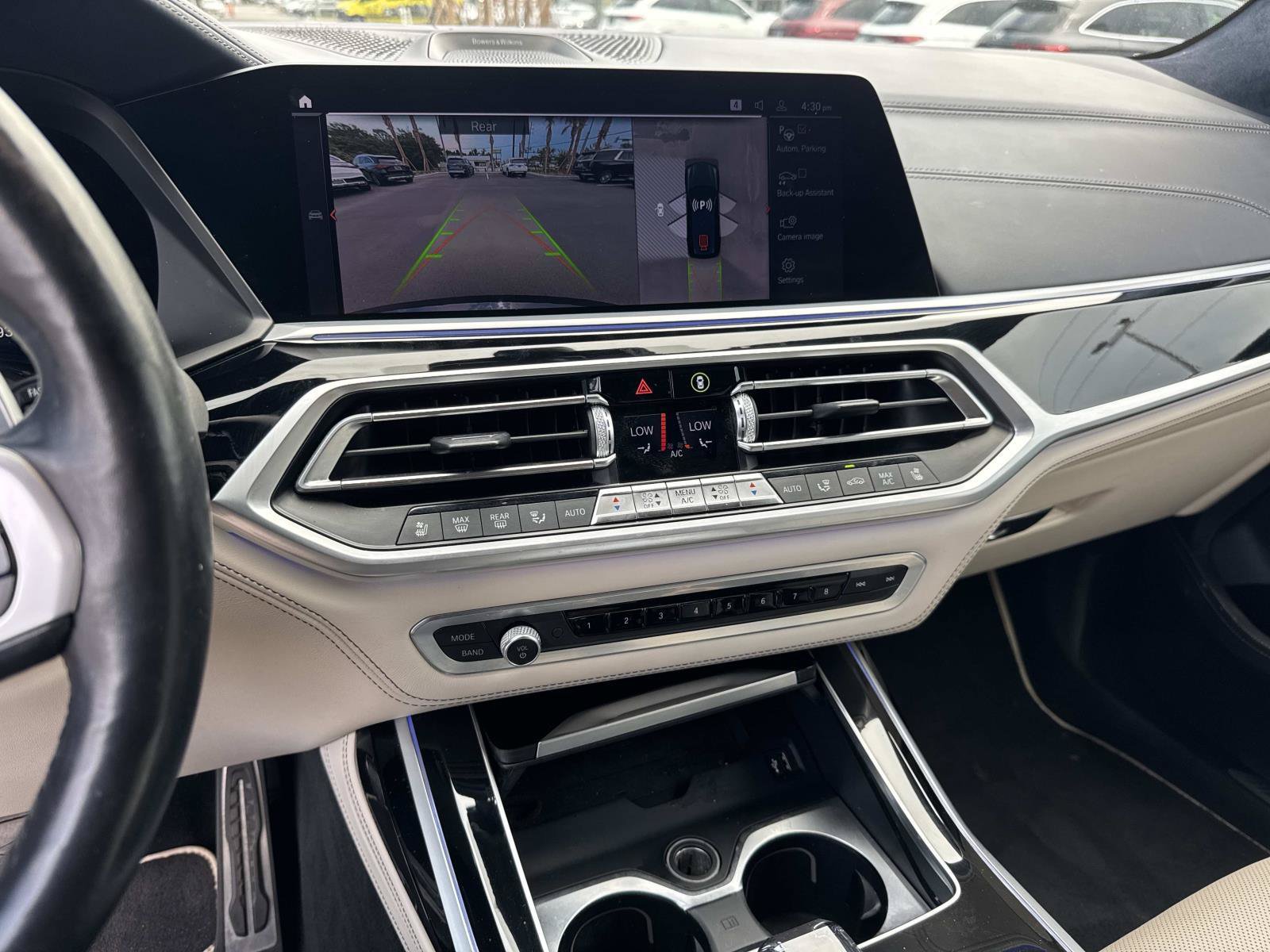 Used 2021 BMW X7 M50i w/ Dynamic Handling Package AWD/4WD image 27