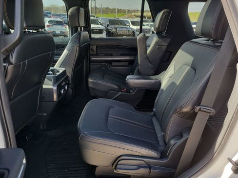 Used 2023 Ford Expedition Platinum image 27
