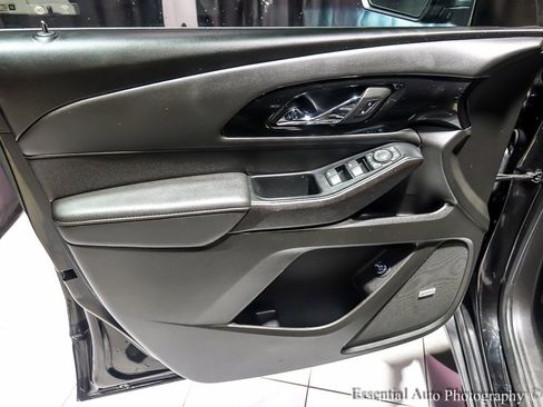 Certified 2023 Chevrolet Traverse RS image 33