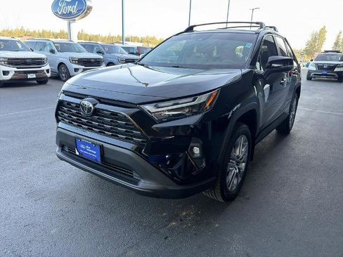Used 2025 Toyota RAV4 XLE Premium w/ Weather Package AWD/4WD image 3