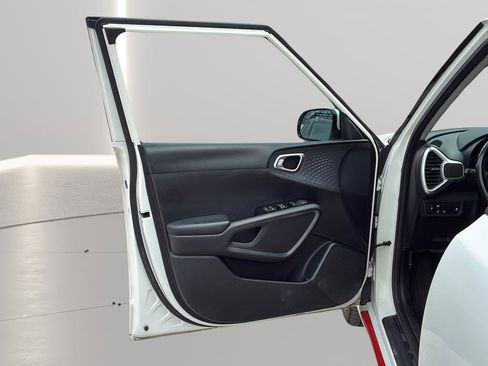 Used 2021 Kia Soul GT-Line FWD image 11