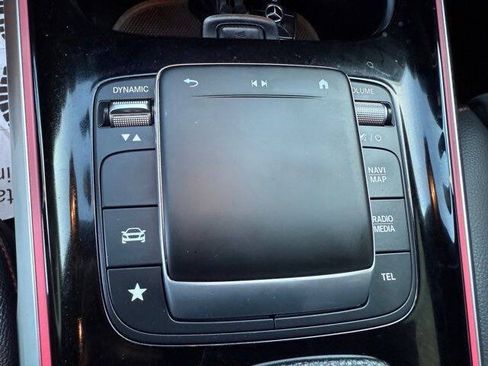 Used 2021 Mercedes-Benz GLB 35 AMG 4MATIC image 32