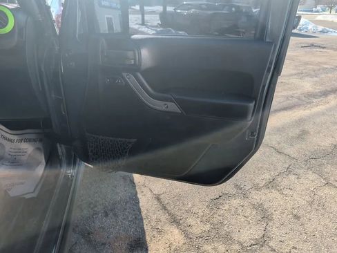 Used 2018 Jeep Wrangler Sport image 14