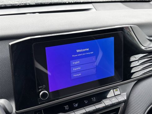 Used 2025 Toyota Camry SE image 8