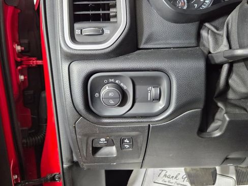 Used 2021 RAM 1500 Big Horn AWD/4WD image 18