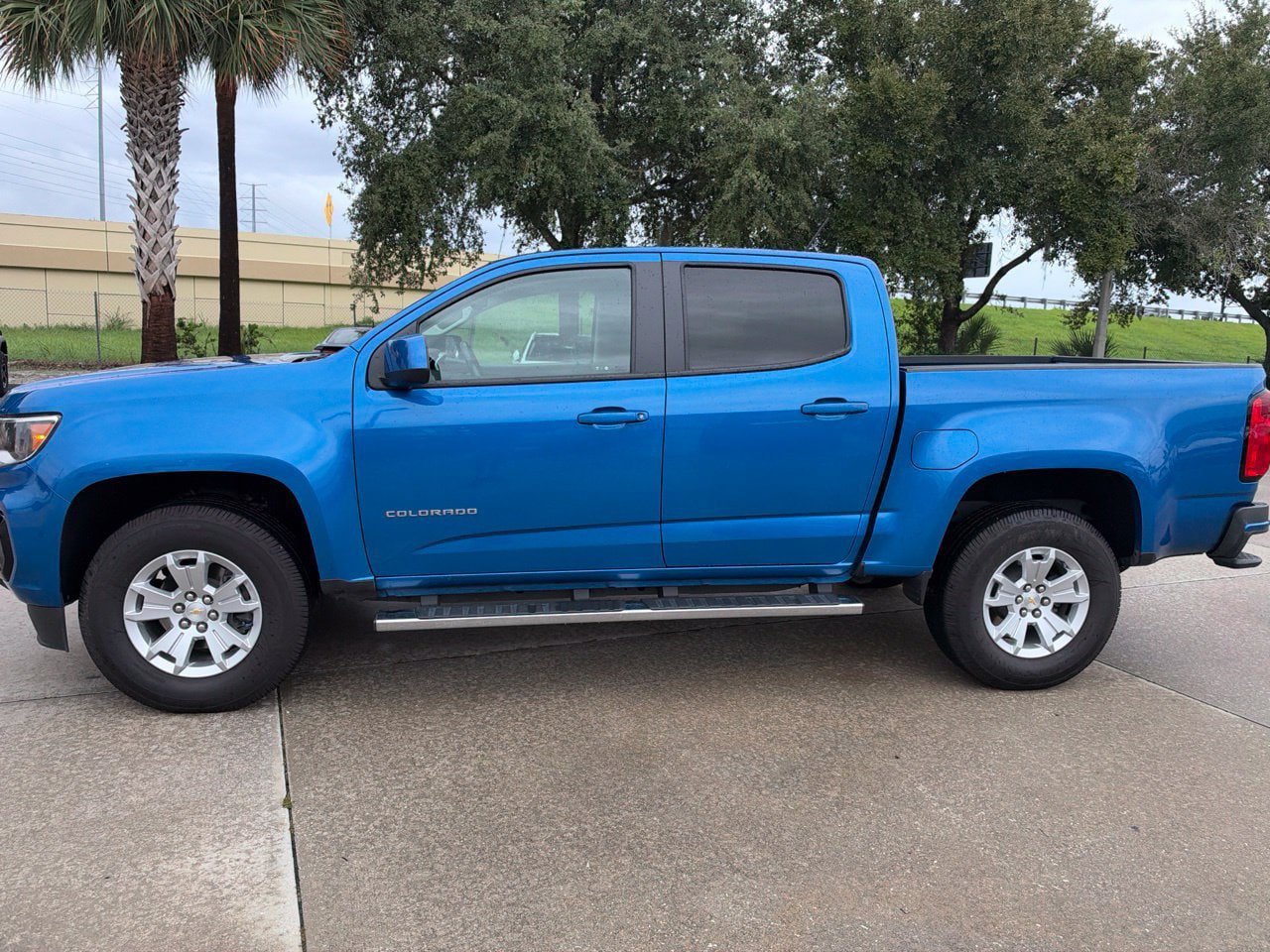 Used 2022 Chevrolet Colorado LT w/ LT Convenience Package RWD image 2