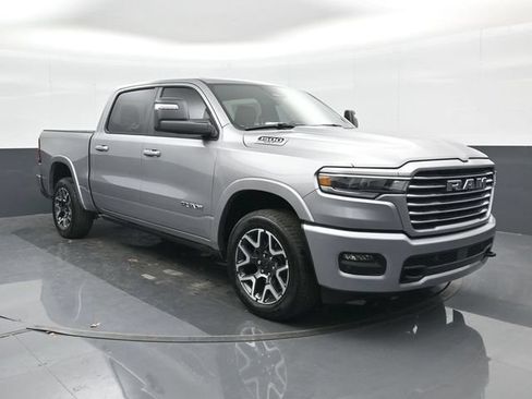 Used 2025 RAM 1500 Laramie AWD/4WD image 8