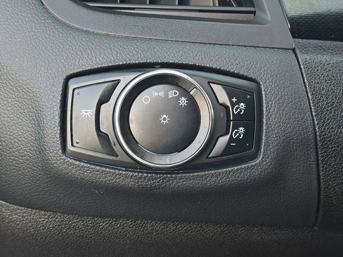 Used 2013 Ford Edge SE image 24