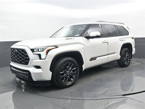 Used 2024 Toyota Sequoia Platinum image 25