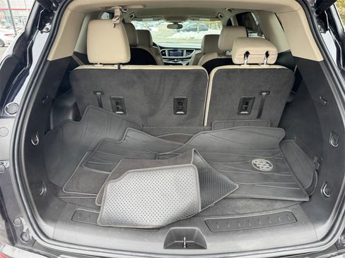 Used 2020 Buick Enclave Essence image 16