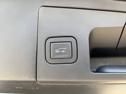 Used 2025 Cadillac XT5 Premium Luxury w/ Technology Package AWD/4WD image 34