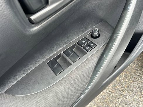 Used 2025 Toyota Corolla LE FWD image 19