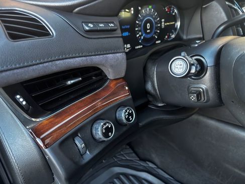 Used 2016 Cadillac Escalade ESV Luxury image 32