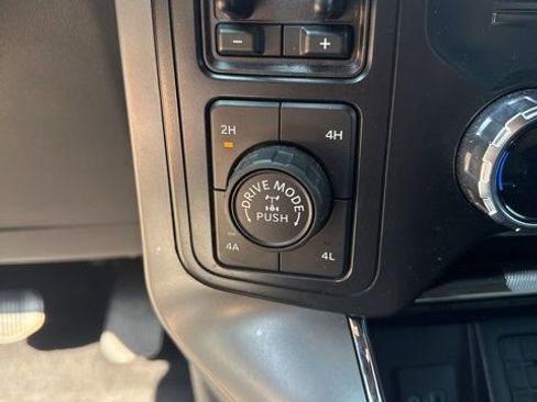 Used 2024 Ford F150 Lariat w/ FX4 Off-Road Package image 12