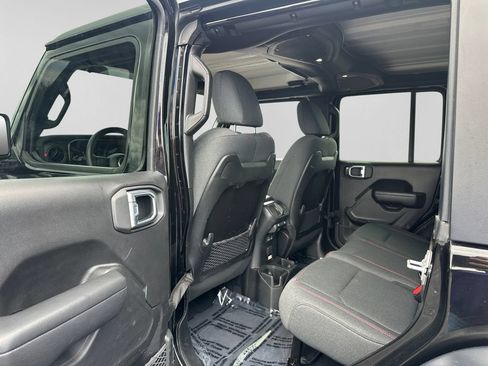 Used 2025 Jeep Wrangler Unlimited Rubicon AWD/4WD image 14