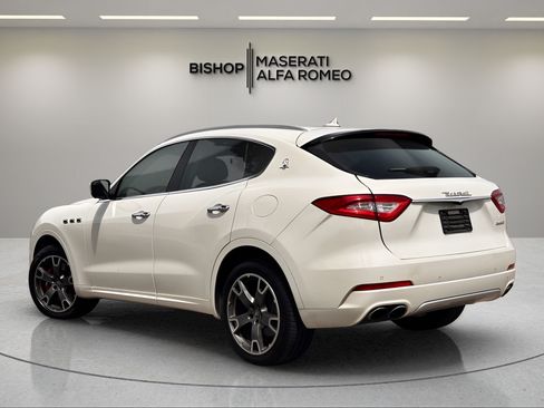 Used 2017 Maserati Levante S AWD/4WD image 3