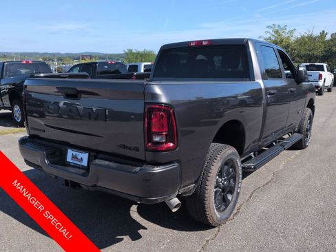 New 2026 RAM 2500 Big Horn AWD/4WD image 8
