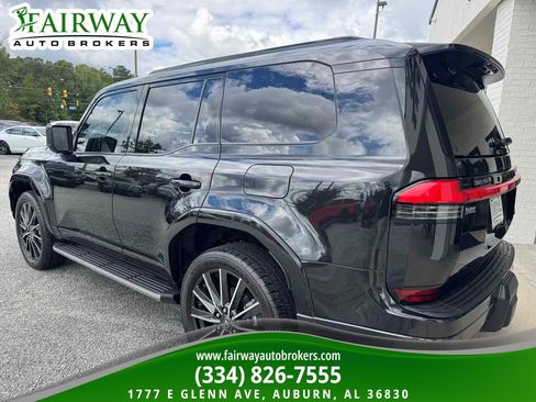 Used 2024 Lexus GX 550 w/ Accessory Package (Z1) AWD/4WD image 8