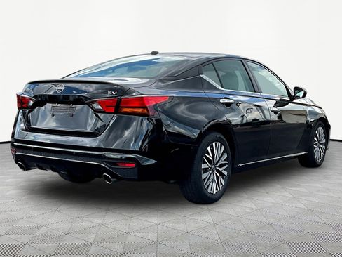 Used 2023 Nissan Altima 2.5 SV w/ SV Premium Package FWD image 6