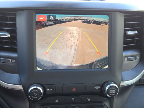 Used 2024 RAM 2500 Big Horn w/ Heated Seats & Wheel Group image 21