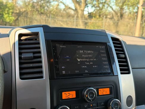 Used 2014 Nissan Frontier SV image 14